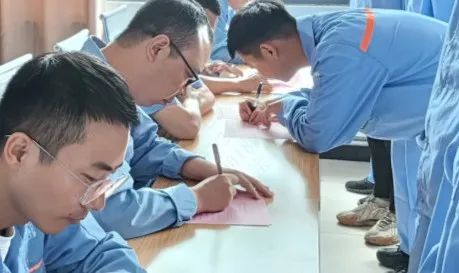 乐动网页版登录入口_乐动（中国）管业举行“匠心凝聚、薪火相传”拜师仪式