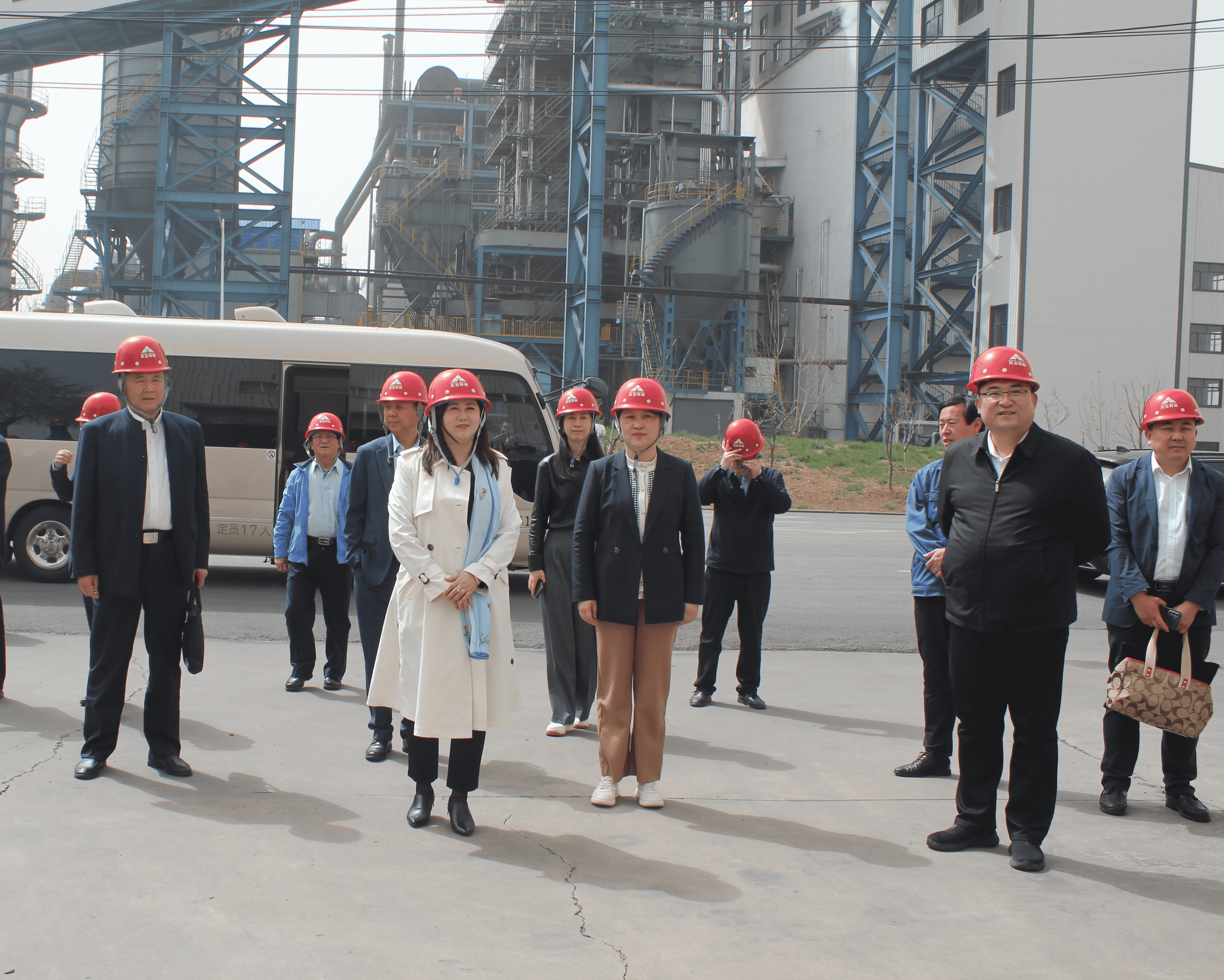 珠海华科大校友会考察团莅临乐动网页版登录入口_乐动（中国）集团考察