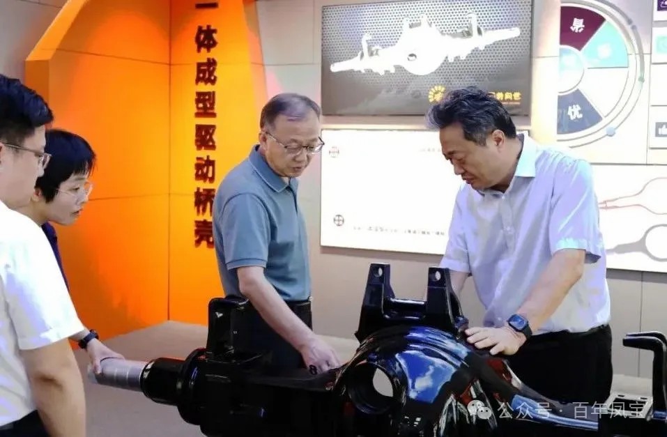 省发改委副主任万战伟到乐动网页版登录入口_乐动（中国）集团调研指导工作