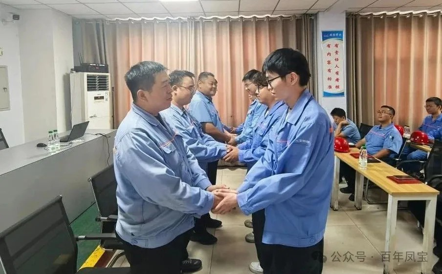 师徒结对 淬火成钢——乐动网页版登录入口_乐动（中国）管业举行第三届“薪火相传、携手共进”拜师仪式